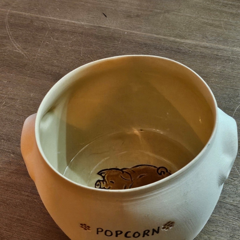 Cream Popcorn Bowl with Pig Design - Picture 7 of 7